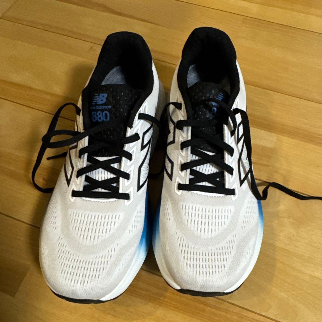 New Balance Fresh Foam ランニングシューズ 白×青