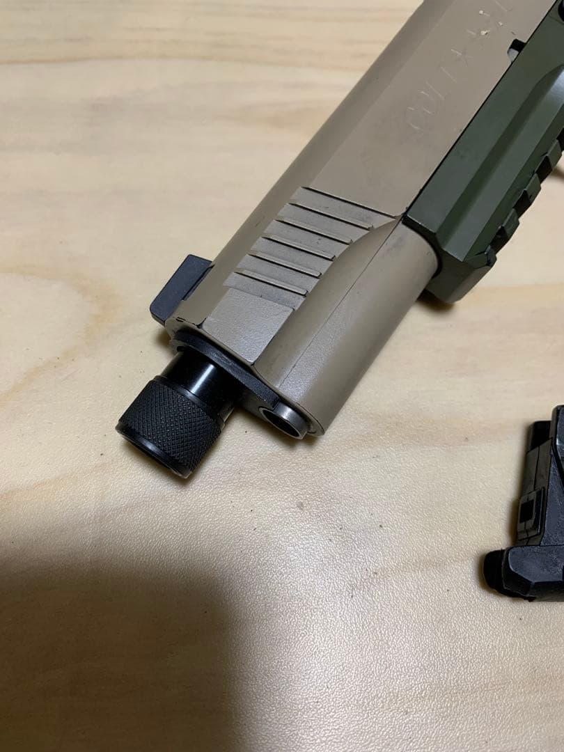東京マルイ　M45A1　TANカラー　ガスブローバック　外装カスタムマガジン2個