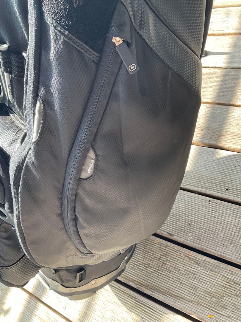 OGIO オジオ スタンド式 キャディバッグ 軽量 口枠多分割 ゴルフバッグ
