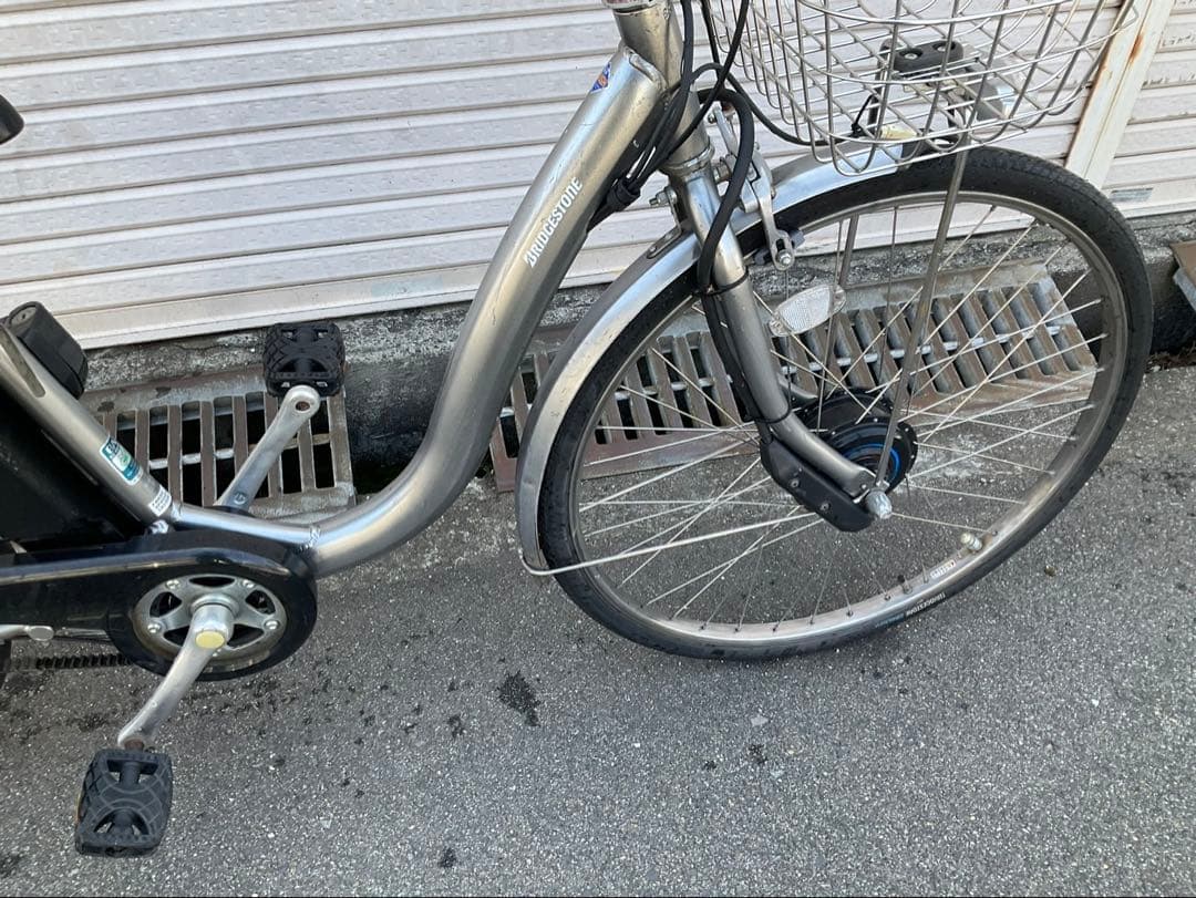 ブリヂストン新機種電動アシスト自転車フロンティア26インチグレーアルミボディー