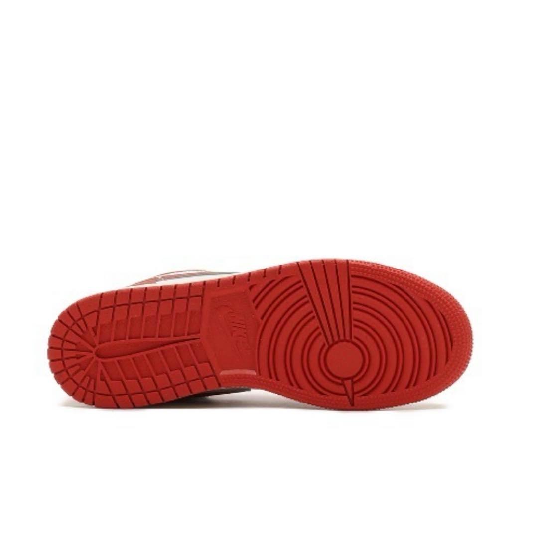 ナイキJORDAN BRAND AIR JORDAN 1 LOW SE (GS)