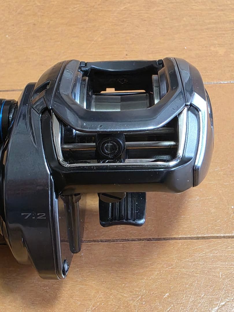 シマノ　24SLX 70HG　右ハンドル
