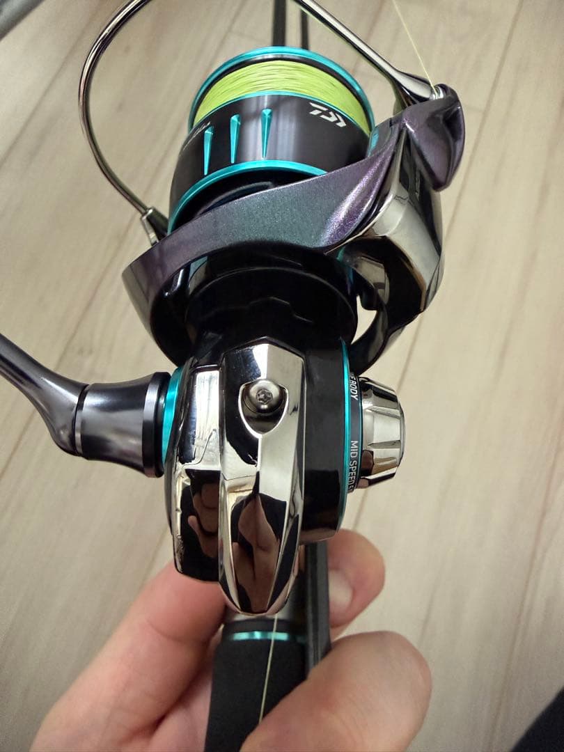ク*ス様 Daiwa スピニングリール エメラルダスRX FCLT2500