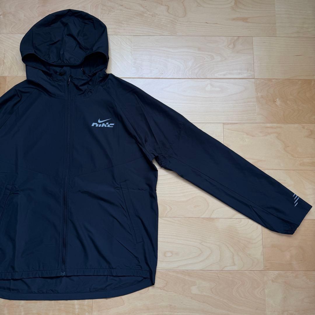 NIKEナイキ　ランニングジャケット　ウィンドブレーカー　黒　ブラック　XL新品