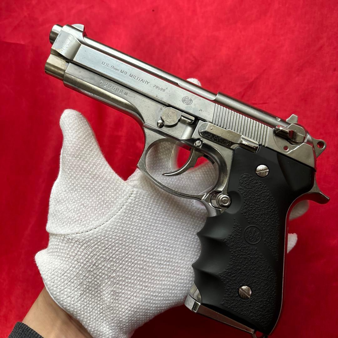 東京マルイ　ベレッタM92 クロームステンレスシルバー