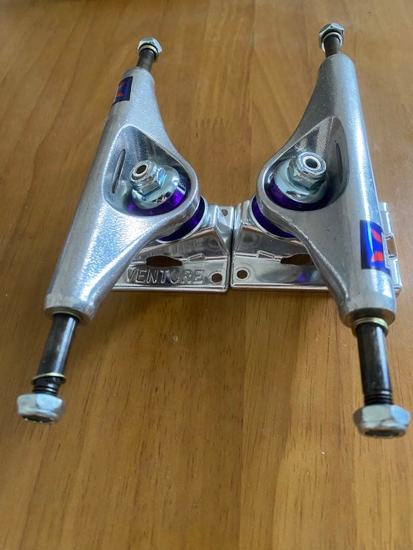スケートボード Venture V-lights 5.2 Hi