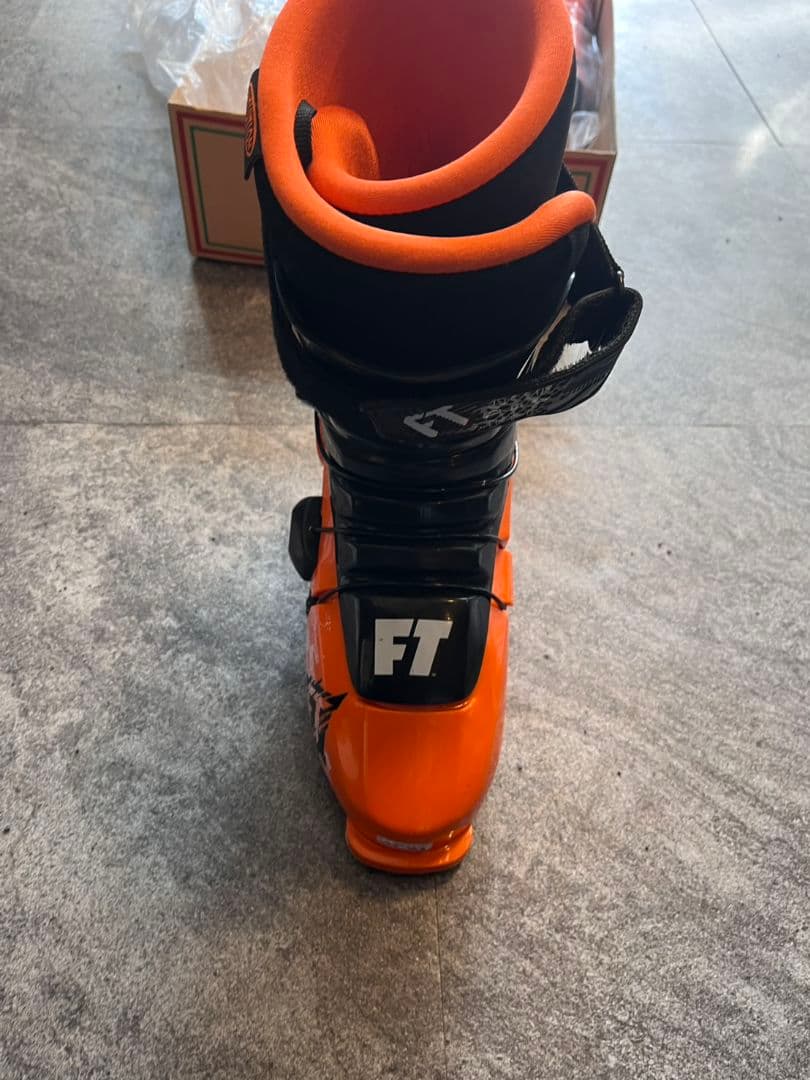 【新品未使用】スキーブーツ　FULL TILT 28.5cm　オレンジ　箱あり