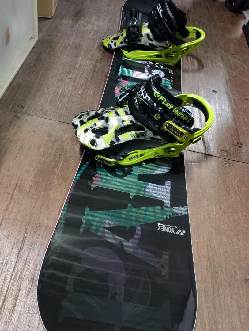 値下げ　～スノボ板　YONEX　PARK SHREW ビンディング付