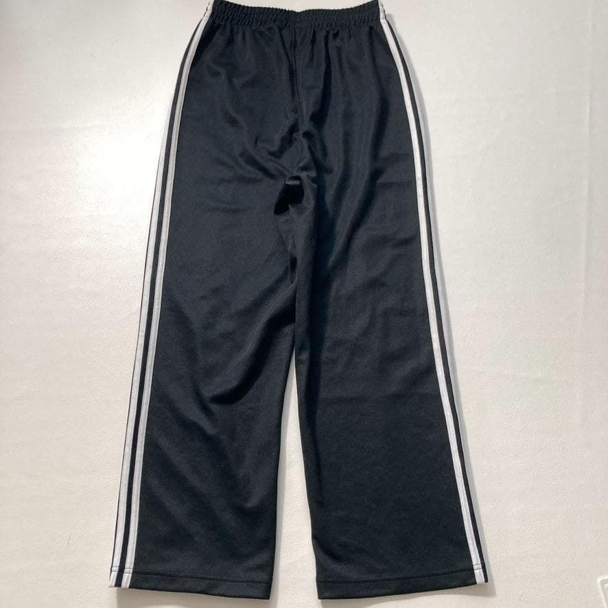 【よる】adidas　バギーフィット ファイヤーバード トラックパンツ 黒