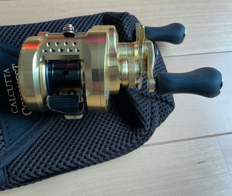 SHIMANO シマノ カルカッタコンクエスト 100 右