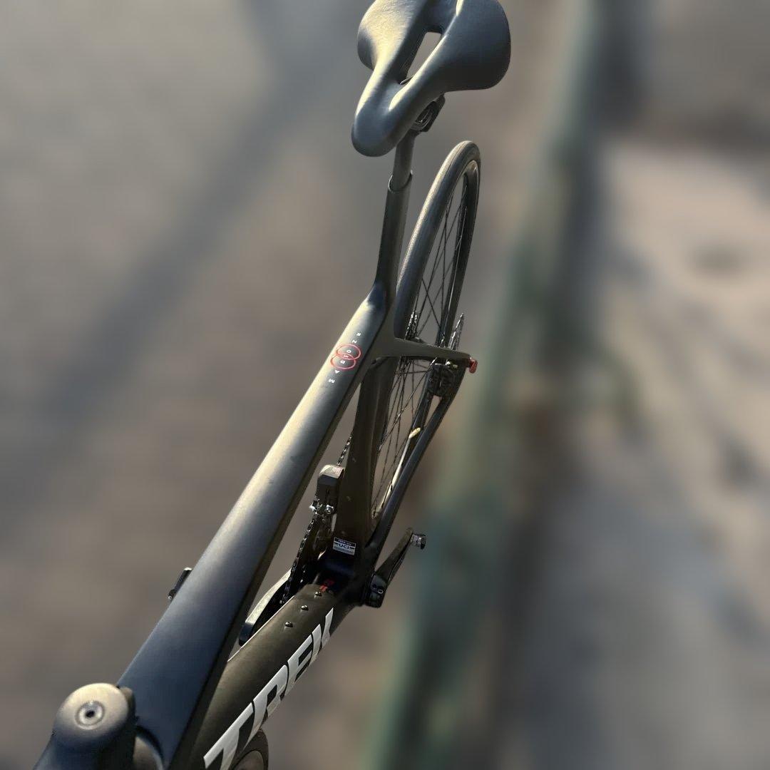 【美品】TREK Madone Gen8 105 Di2 Mサイズ SL6相当