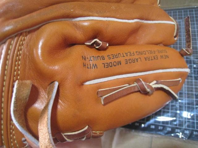 即購入厳禁　r1126635777　大昔のミズノのグローブ　グラブ　昭和レトロ