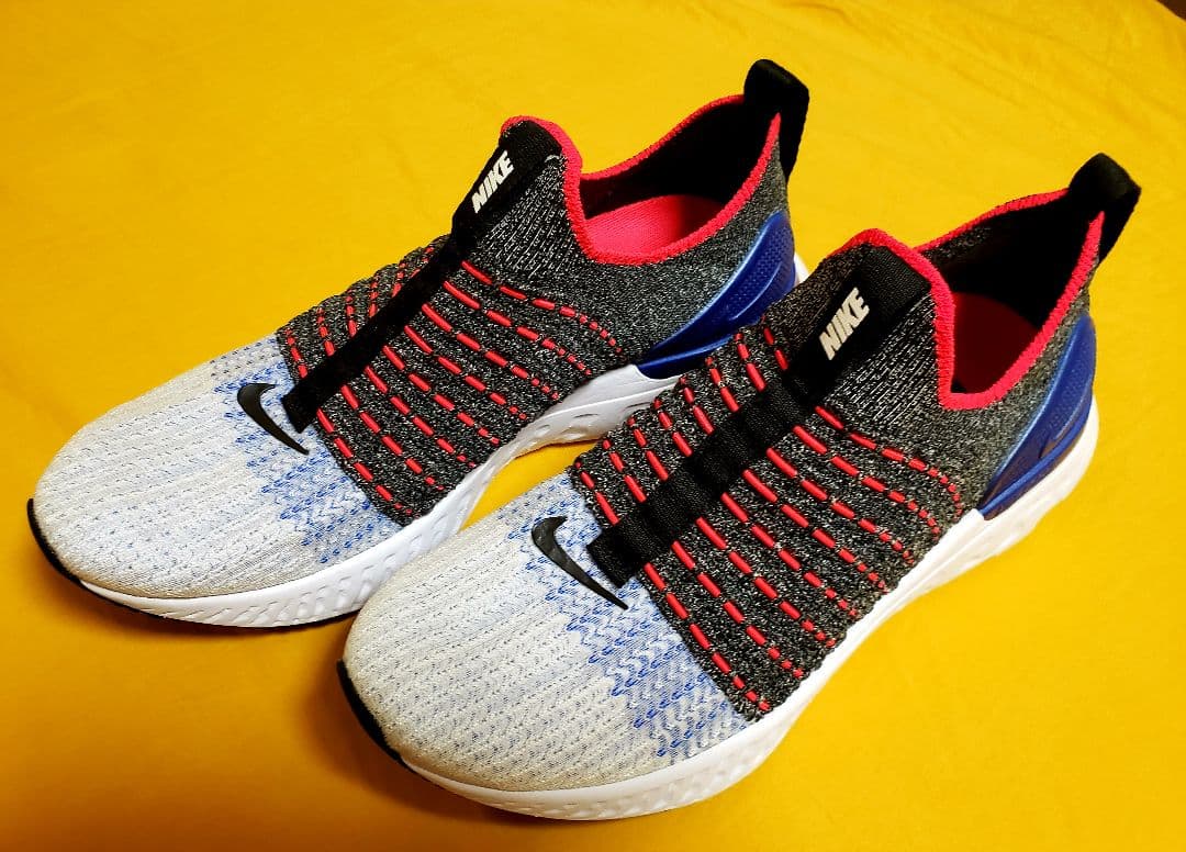 ナイキ NIKE エピックリアクトファントムフライニット　ランニングシューズ