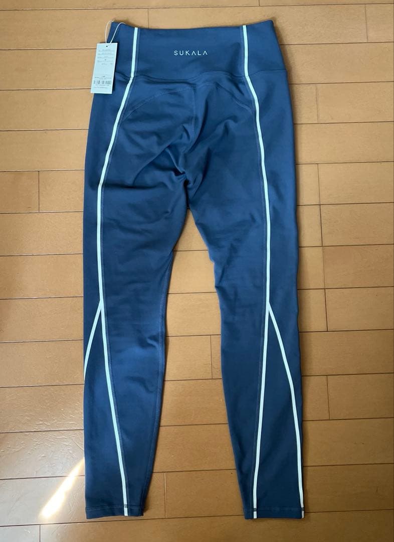 【新品未使用】 SUKALA スカーラlavaヨガウェア カラーラインレギンスM