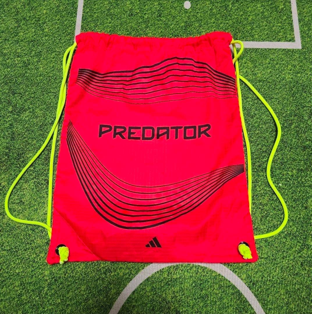adidas Predator サッカーシューズ レッド 収納バッグ付き