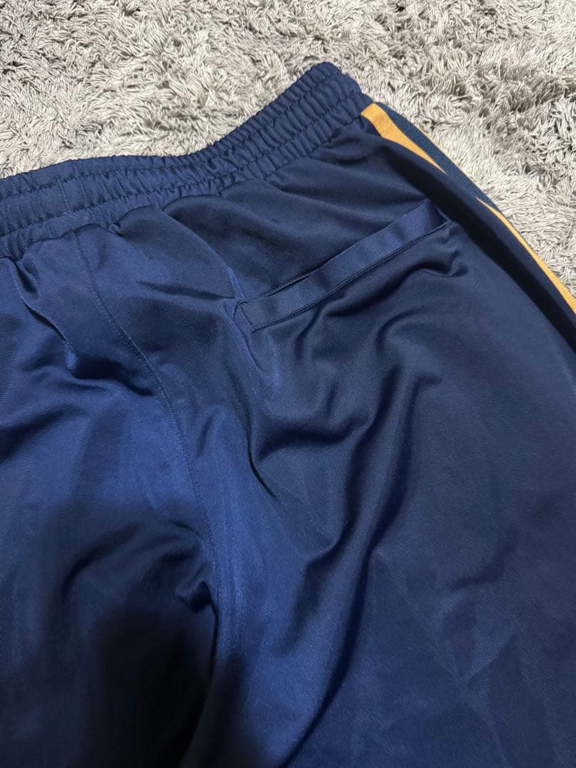 adidas originals トラックパンツ