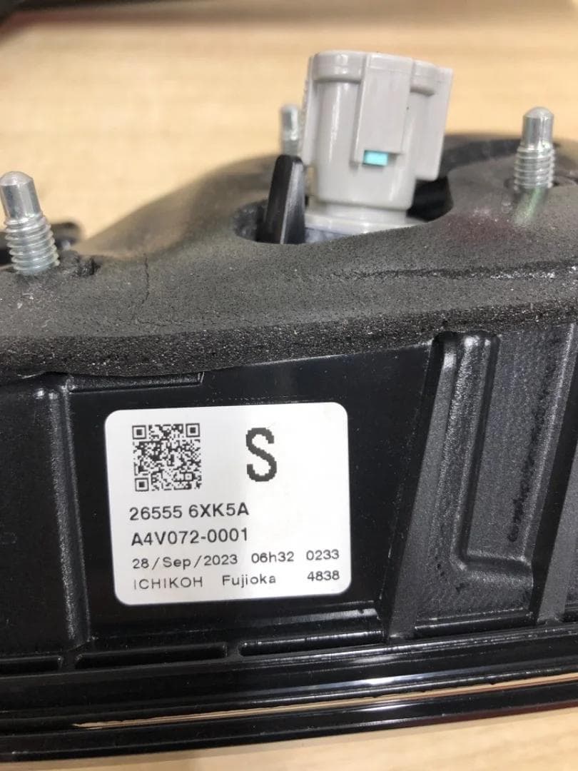 NISSAN 純正 左テールランプ 26555-6XL5A　「6638-2