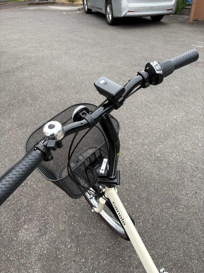 ほぼ新車　Canale 折りたたみ自転車白　防犯登録込み
