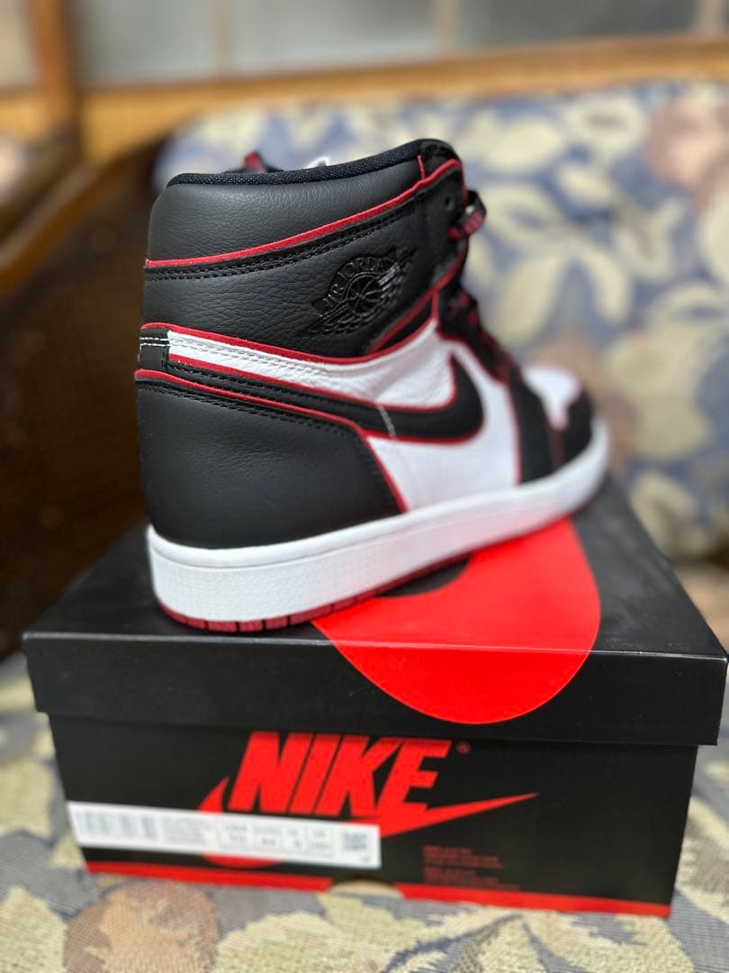 NIKE Air Jordan 1 白/黒/赤