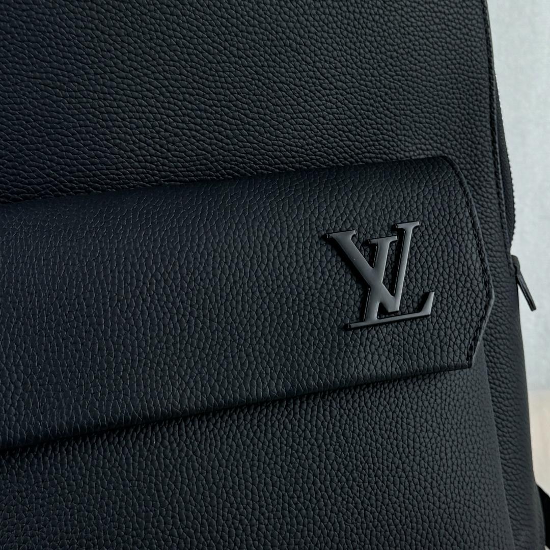 美品 LOUIS VUITTON ルイヴィトン テイクオフ・バックパック